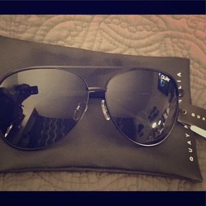 QUAY AUSTRALIA VIVIENNE Aviator Sunglasses(w tags)